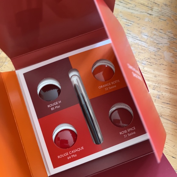 Rouge Hermès Matte Lipstick Rouge Casaque 64 MAT and lipstick sample NEW - Picture 9 of 9